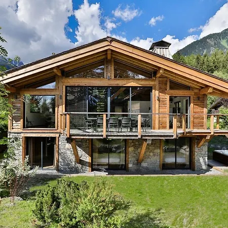 Black Stone Chalet *